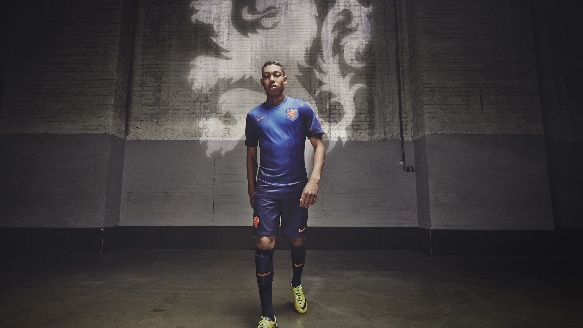 爱游戏 电竞-【马克·塞尔比】从防守到进攻：何时切换策略最恰当？，马克·塞尔比的球风