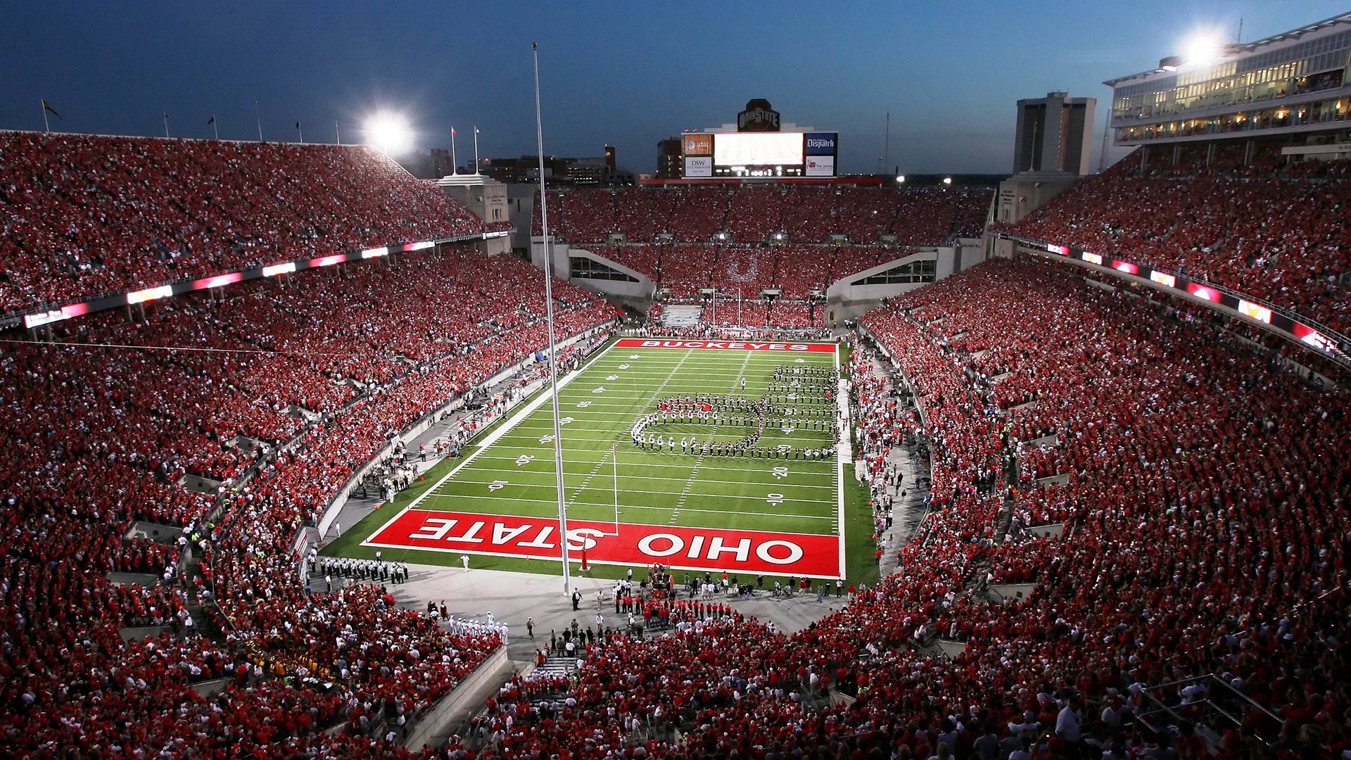 爱游戏体育在线赛事-城市夜间慢跑活动，灯火亮丽中的运动时光，城市夜跑注意事项